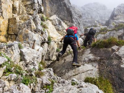 011-Kletterei ueber Trittstifte im Gamsaengersteig